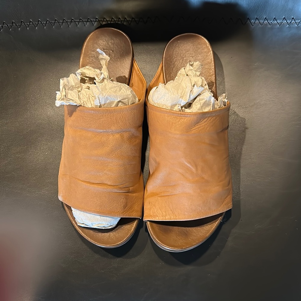 Bueno Leather Slide Sandals